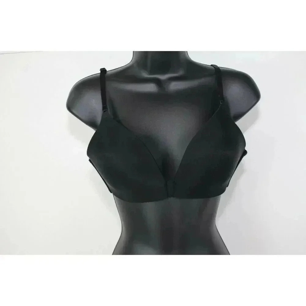 ladies victoria's secret bra size 34C